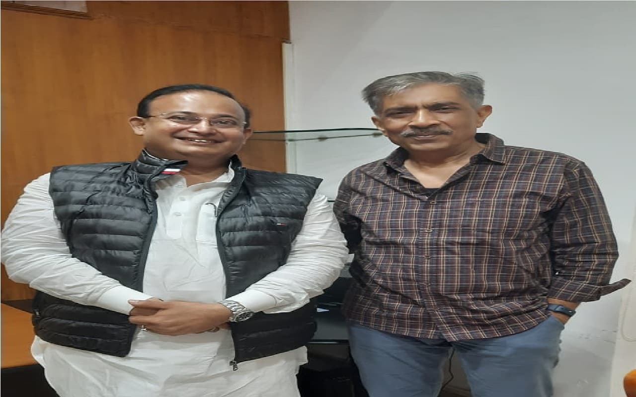 पटना पहुंचे प्रकाश झा ने वीआईपी के राष्ट्रीय प्रवक्ता से की मुलाकात, बंद कमरे में घंटों हुई बातचीत