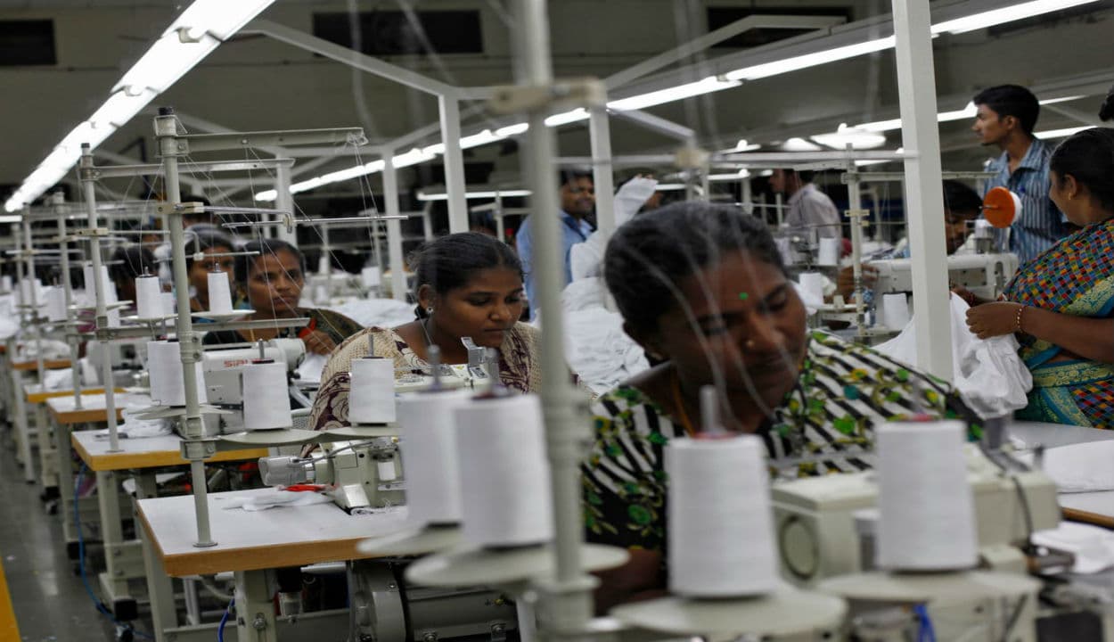 क्लॉथ, कोल्ड ड्रिंक्स और केमिकल्स एंड फर्टिलाइजर्स का प्रोडक्शन हो गया शुरू, घर बैठे मजदूरों को मिलेगा काम