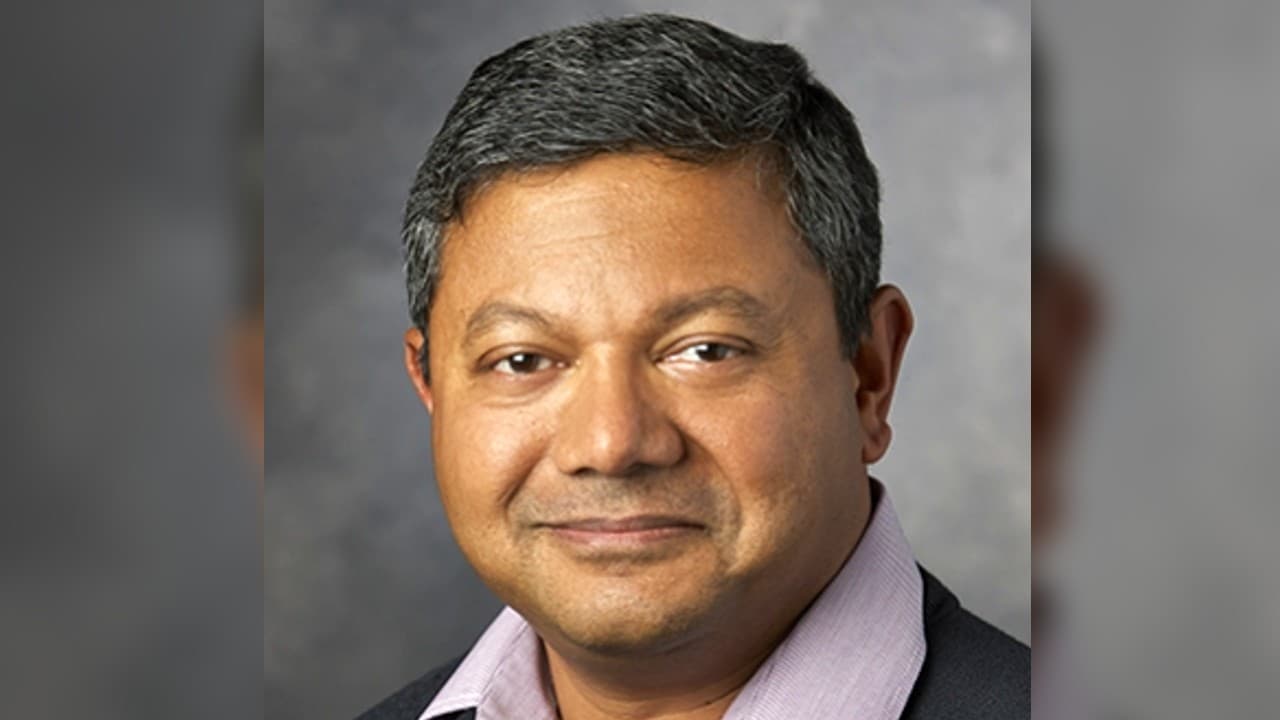 भारतीय मूल के प्रोफेसर डॉ अरुण मजूमदार स्टैनफोर्ड विश्वविद्यालय में नये स्कूल के पहले डीन बने