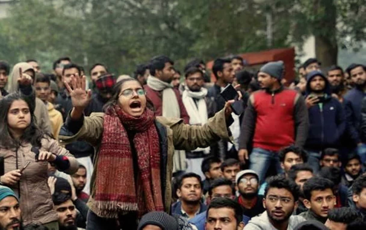 Delhi: हंसराज कॉलेज के 75 प्रतिशत स्टूडेंट मांसाहारी, नॉन वेज पर बैन से गुस्से में छात्र