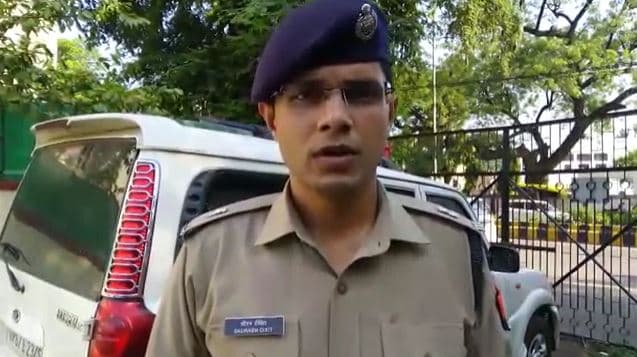 Prayagraj News: प्रयागराज में अवैध पिस्टल से गोली चलाना सीख रहे युवक की मौत, इलाके में हड़कंप