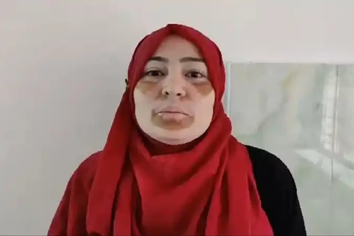 प्रयागराज: सीएम योगी ने लाभार्थियों को सौंपी घरों की चाबी, जाहिदा बोलीं- CM ने मेरी मां का सपना पूरा किया