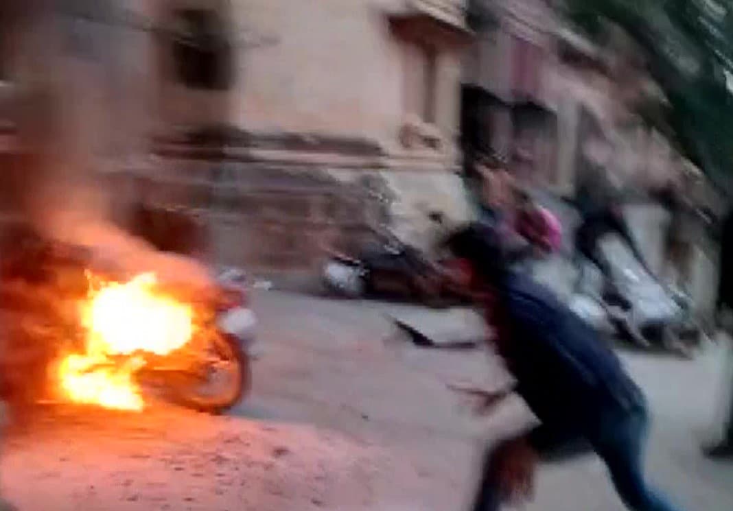 Prayagraj News: इलाहाबाद सेंट्रल यूनिवर्सिटी में हंगामा, पूर्व छात्र नेता पर फायरिंग, भारी पुलिस बल तैनात