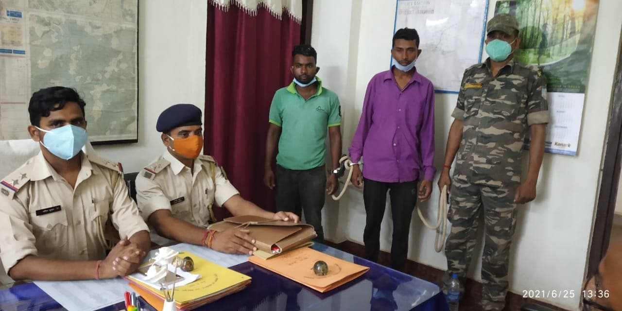 Jharkhand Crime News : त्रिकोणीय प्रेम प्रसंग में प्रेमिका को मौत के घाट उतारने वाले दोनों प्रेमी गिरफ्तार, पीछा छुड़ाने के लिए नाबालिग की कर दी थी हत्या