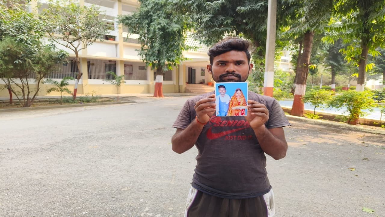 Photo: मुंबई में हुए आतंकवादी हमले के 14 साल पूरे, शहीदों को दी गई श्रद्धांजलि, देखें तस्वीर