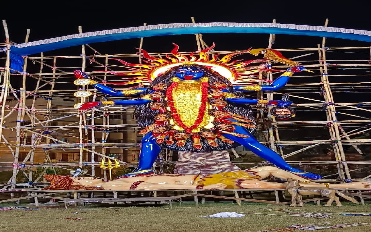 कल्याणी : आकर्षण का केंद्र रहेगी 31 फीट ऊंची प्रतिमा वहीं कई जगह दिख रहें है अनोखे थीम