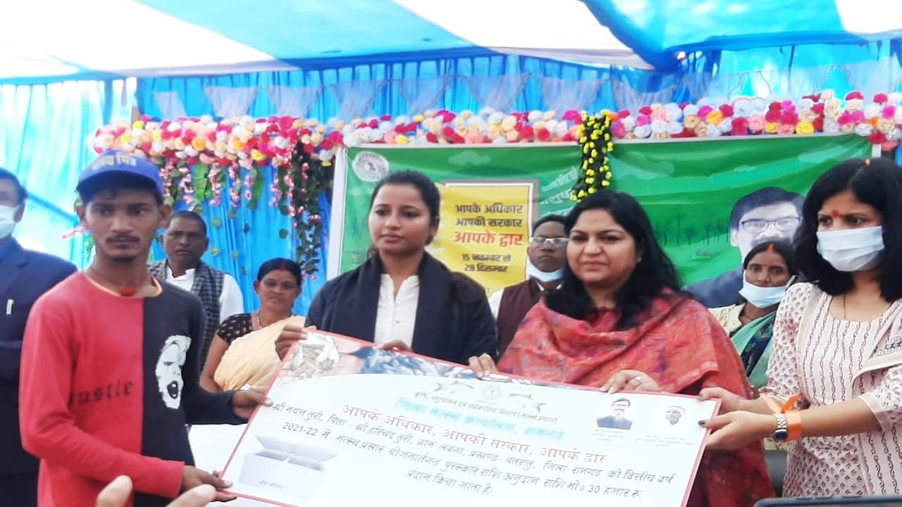 Jharkhand News:आपके अधिकार, आपकी सरकार आपके द्वार कार्यक्रम में शिकायतों के निबटारे में रामगढ़ का ये है स्थान Jharkhand News:आपके अधिकार, आपकी सरकार आपके द्वार कार्यक्रम में शिकायतों के निबटारे में रामगढ़ का ये है स्थान