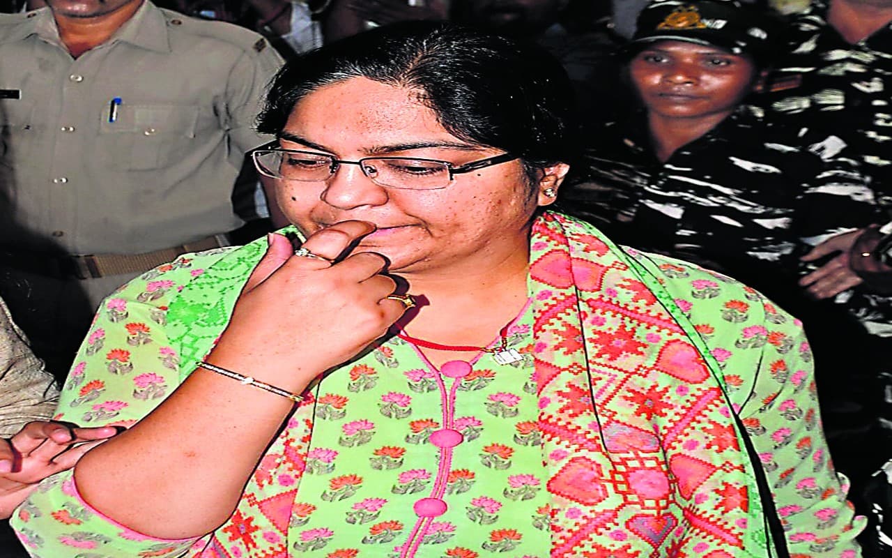महाधिवक्ता की राय के बाद झारखंड सरकार पूजा सिंघल मामले पर लेगी फैसला, ED कर चुकी है FIR दर्ज करने का आग्रह