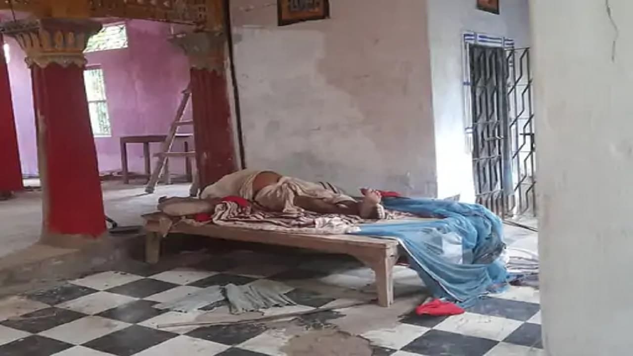 Bettiah Crime: पुजारी हत्याकांड खुलासा- गमछा चोरी के डांट पर सिर काटकर काली माता को कर दिया था अर्पित