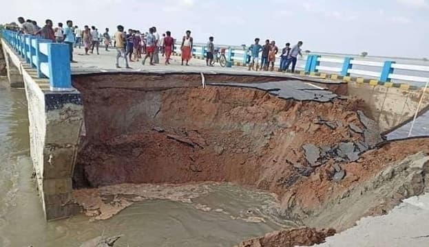 पूरी तरह से सुरक्षित है सत्तर घाट पुल, एप्रोच रोड टूटने के मामले की होगी जांच