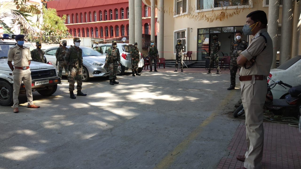 Coronavirus LIVE update Jharkhand : धनबाद पुलिस ने सोशल मीडिया में फेक न्यूज चलाने वालों पर कड़ी कार्रवाई का आदेश दिया