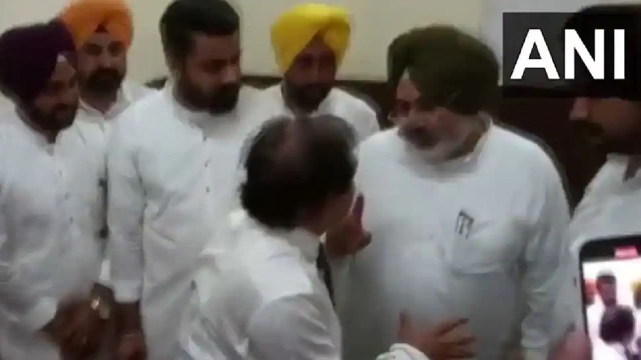 पंजाब में सियासत खेला, दिल्ली में पेशी से पहले कैप्टन अमरिंदर सिंह का बड़ा दांव, आप के तीन विधायक कांग्रेस में हुए शामिल