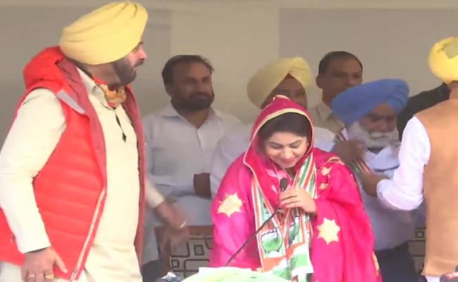 पंजाब विधानसभा चुनाव से पहले AAP को बड़ा झटका, विधायक रूपिंदर कौर रूबी कांग्रेस में हुई शामिल