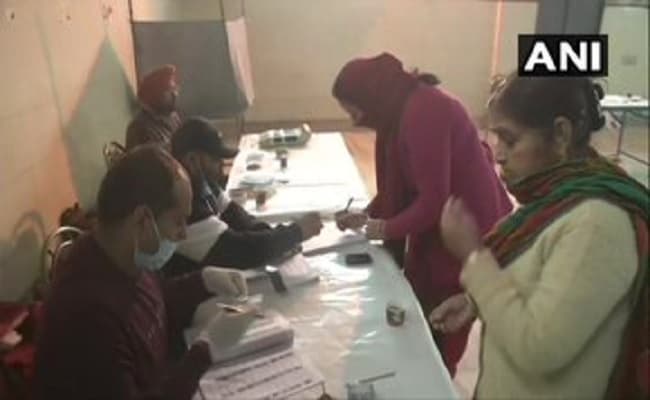 Punjab Municipal Election 2021 : 100 से अधिक निकायों में मतदान संपन्न, कई वार्डों के बूथों पर झड़प की घटनाएं, जानें अब तक के अपडेट्स