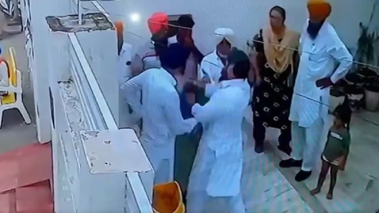 Punjab: AAP विधायक को पति ने सबके सामने जड़ा जोरदार थप्पड़, अब जांच करेगा आयोग!