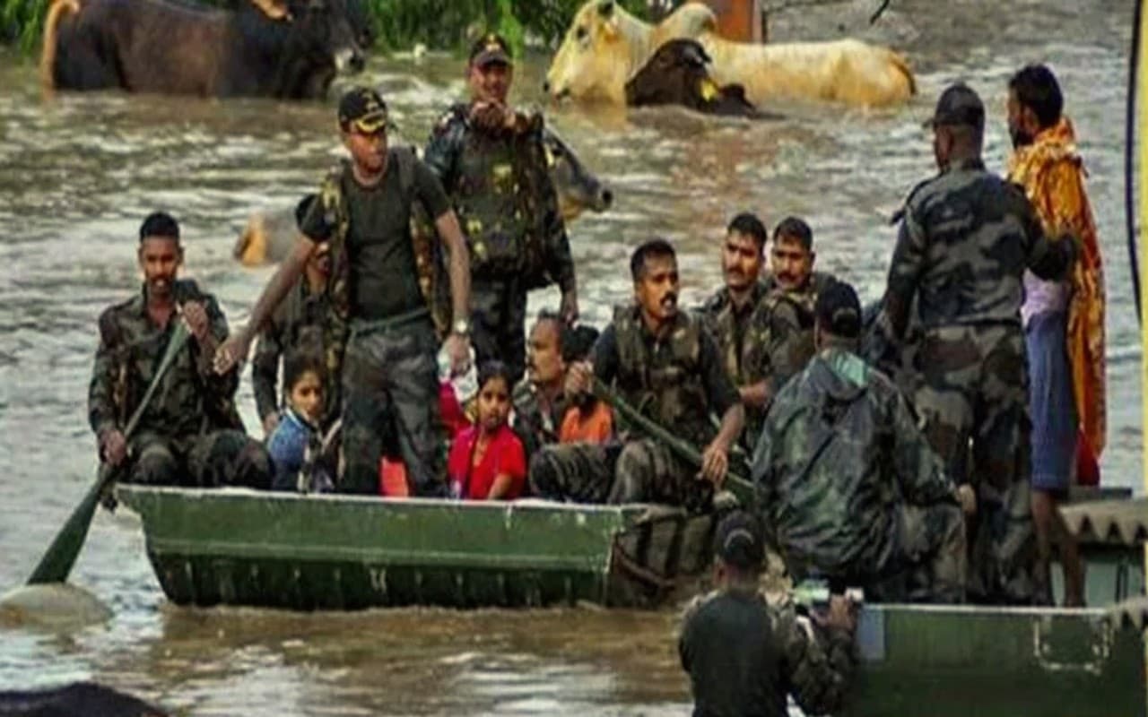 पंजाब और हरियाणा में बारिश का कहर, कम से कम 55 लोगों की मौत, राहत कार्य जारी