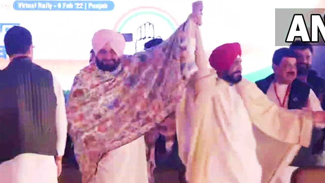 नवजोत सिंह सिद्धू को राहुल गांधी ने दिया जोरदार झटका, चरणजीत सिंह चन्नी को बनाया सीएम उम्मीदवार