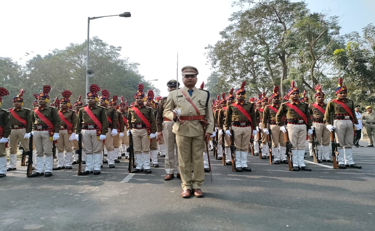 Republic Day : कोलकाता के गणतंत्र दिवस परेड में IPS पूरन झा ने किया बिहार विशेष सशस्त्र पुलिस दल का नेतृत्व