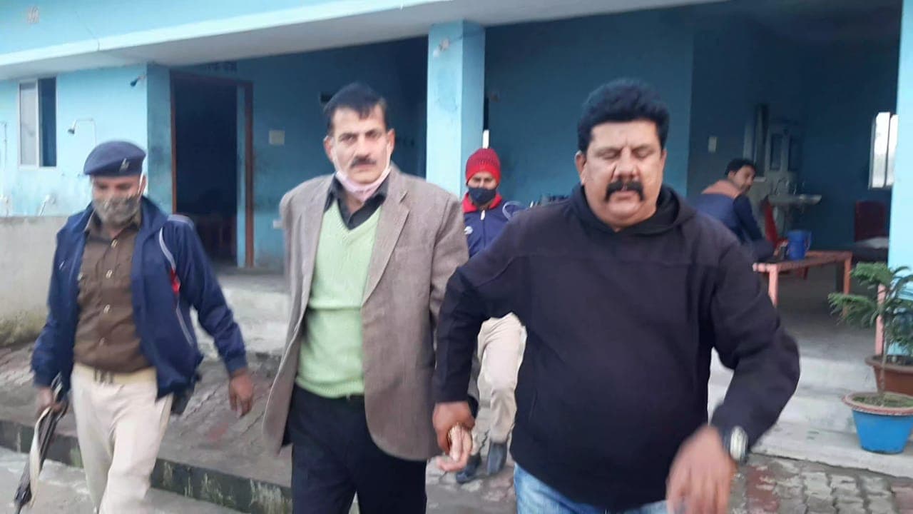Bihar News: पूर्णिया के जिला कृषि पदाधिकारी 1.5 लाख का घूस लेते गिरफ्तार, अधिकारियों ने ऐसे पकड़ा  रंगे हाथ