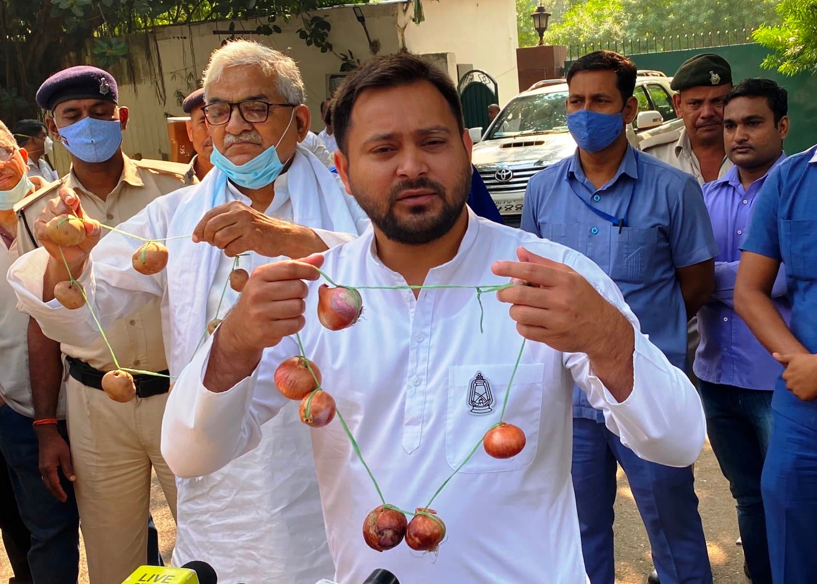Bihar Election 2020: तेजस्वी के प्याज की माला पर BJP प्रदेश अध्यक्ष का तंज, बोले- 10 नवंबर की पहले से तैयारी