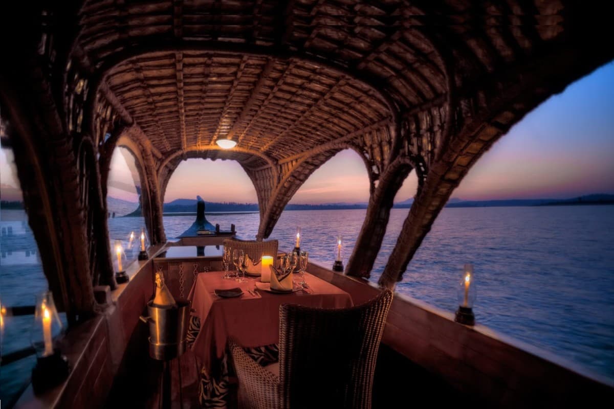 Honeymoon Destinations: हनीमून के लिए भारत में बेस्ट हैं ये जगहें, यहां देखें लिस्ट