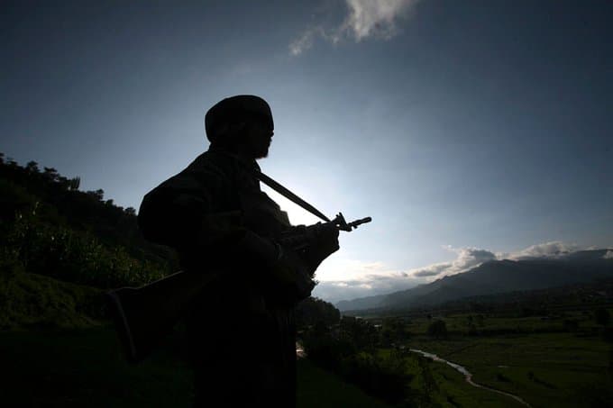 Jammu kashmir: अगर मार दिये हो तो मेरे बेटे का शव दे दो, 6 दिन से लापता जवान के पिता की आतंकियों से अपील
