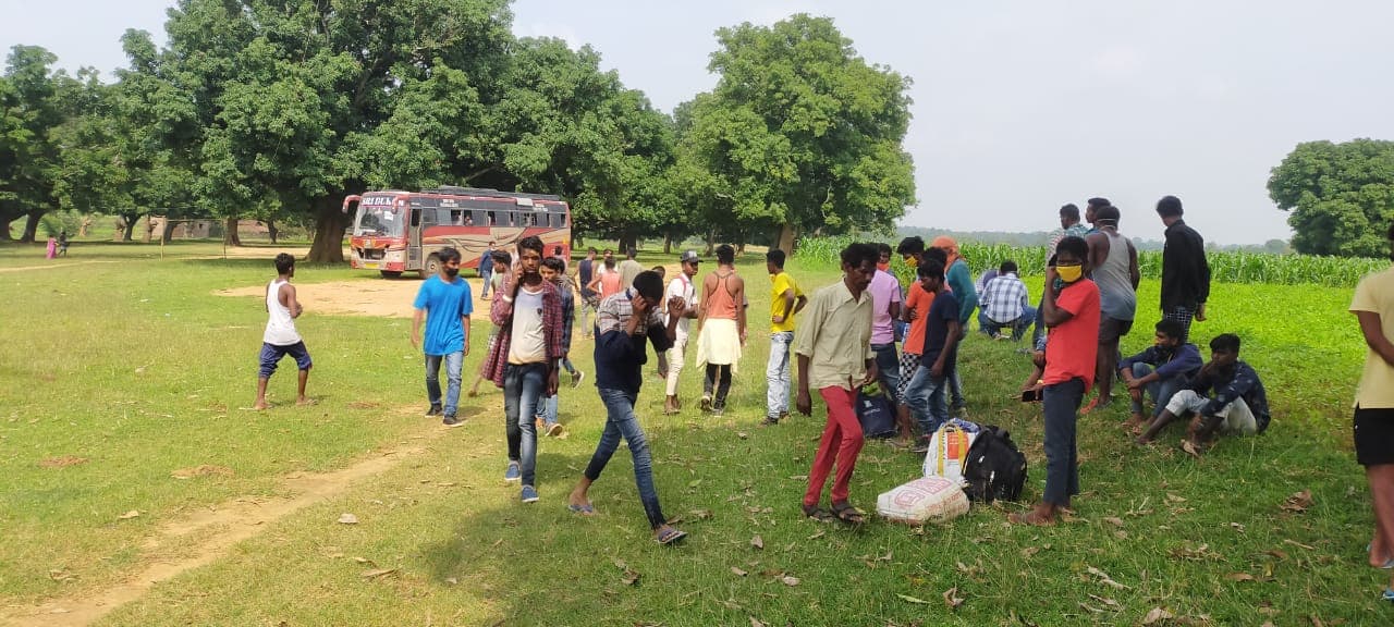 Lockdown Effect : गुमला में नहीं मिला रोजगार, पलायन किये 60 मजदूर