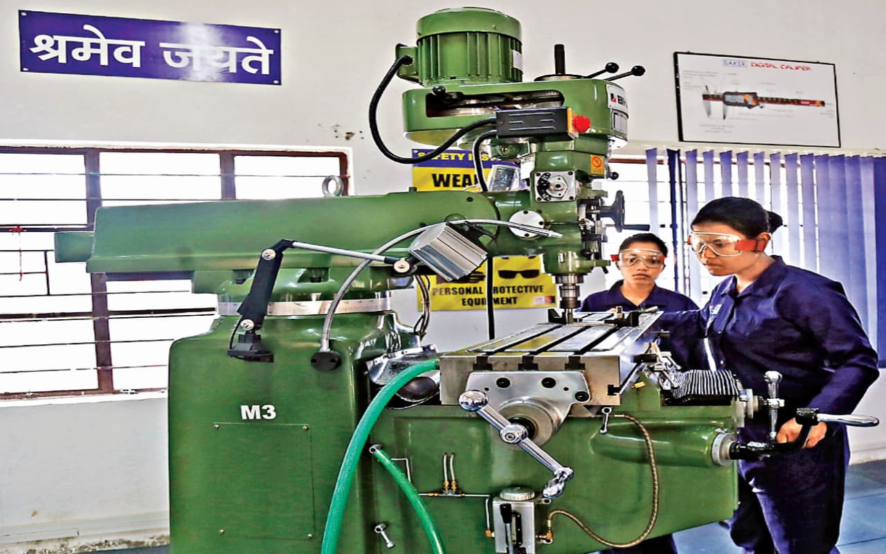 World Youth Skill Day: हुनरमंद बन रहे झारखंड के युवा, विभिन्न क्षेत्रों में बनाया अपना भविष्य