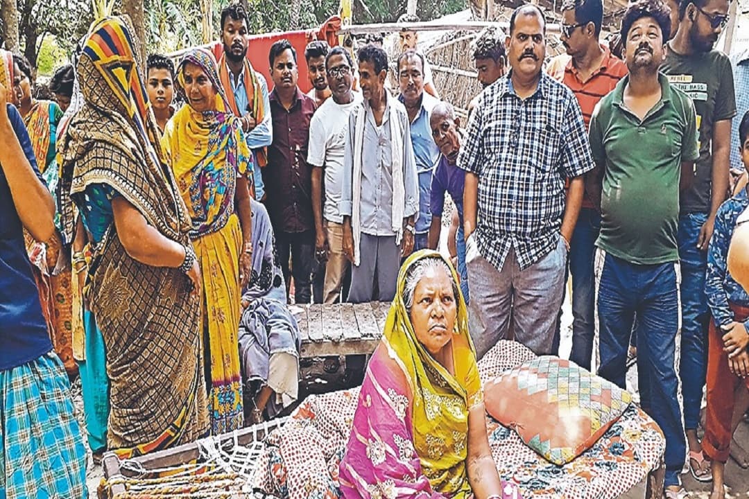 मदर्स डे पर बेटे से परेशान महिला ने तय की अपनी मौत की तारीख व समय, ग्रामीण व पुलिस हलकान