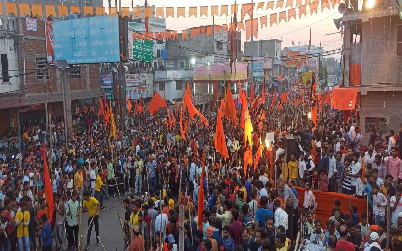 PHOTOS: जय श्री राम के नारों से गूंजा गिरिडीह का इलाका, रामनवमी पर भक्तों में दिख रहा उत्साह