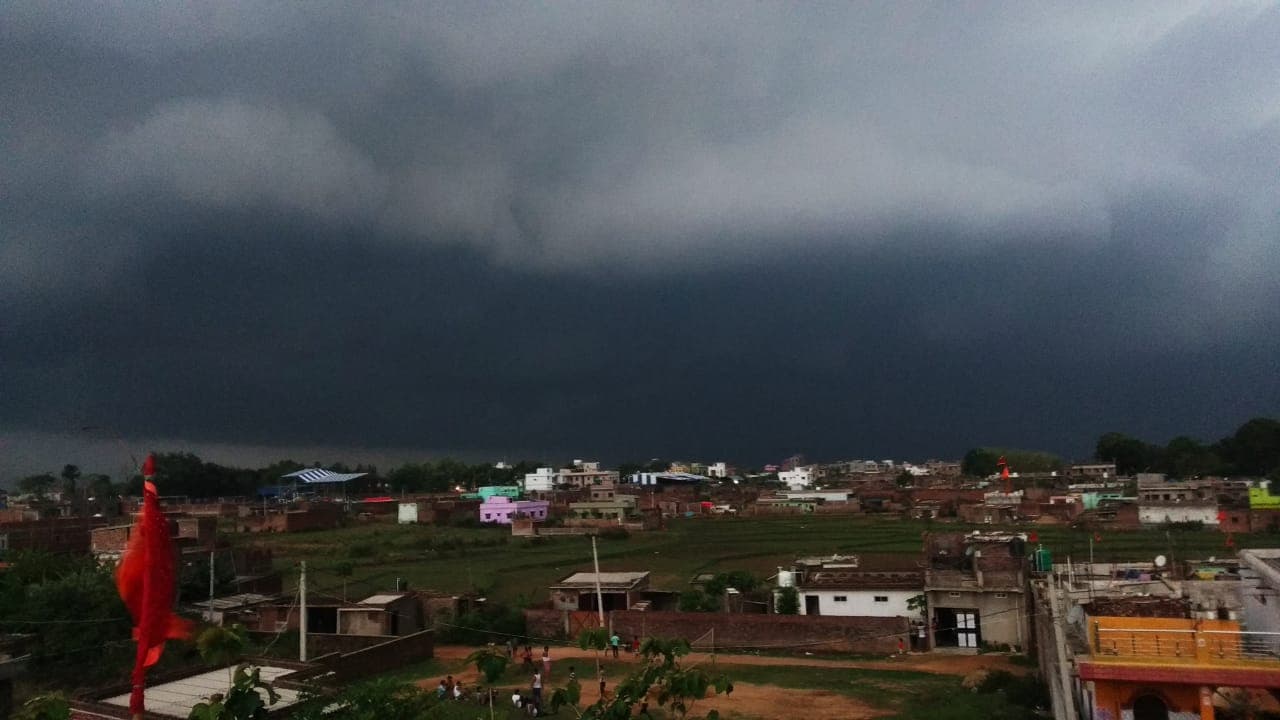 Jharkhand Weather Forecast : झारखंड में आज इन जिलों में हो सकती है भारी बारिश, मेघ गर्जन के साथ वज्रपात की भी है आशंका