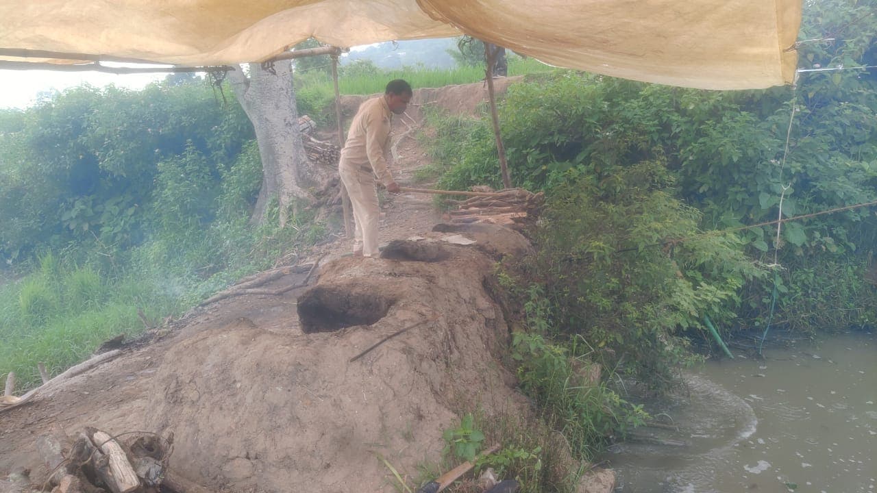 रांची पुलिस को मिली सफलता, ओरमांझी में अफीम के साथ चार गिरफ्तार, नामकुम में अवैध शराब की भट्ठी ध्वस्त