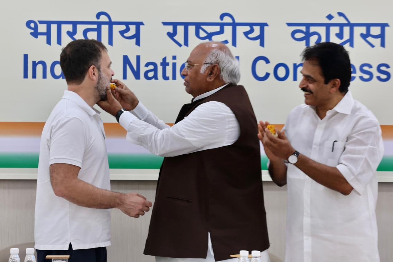 राहुल गांधी को 'सुप्रीम' राहत, कांग्रेस में जश्न, कहा- सच्चाई और लोकतंत्र की जीत, यहां जानें पूरा घटनाक्रम