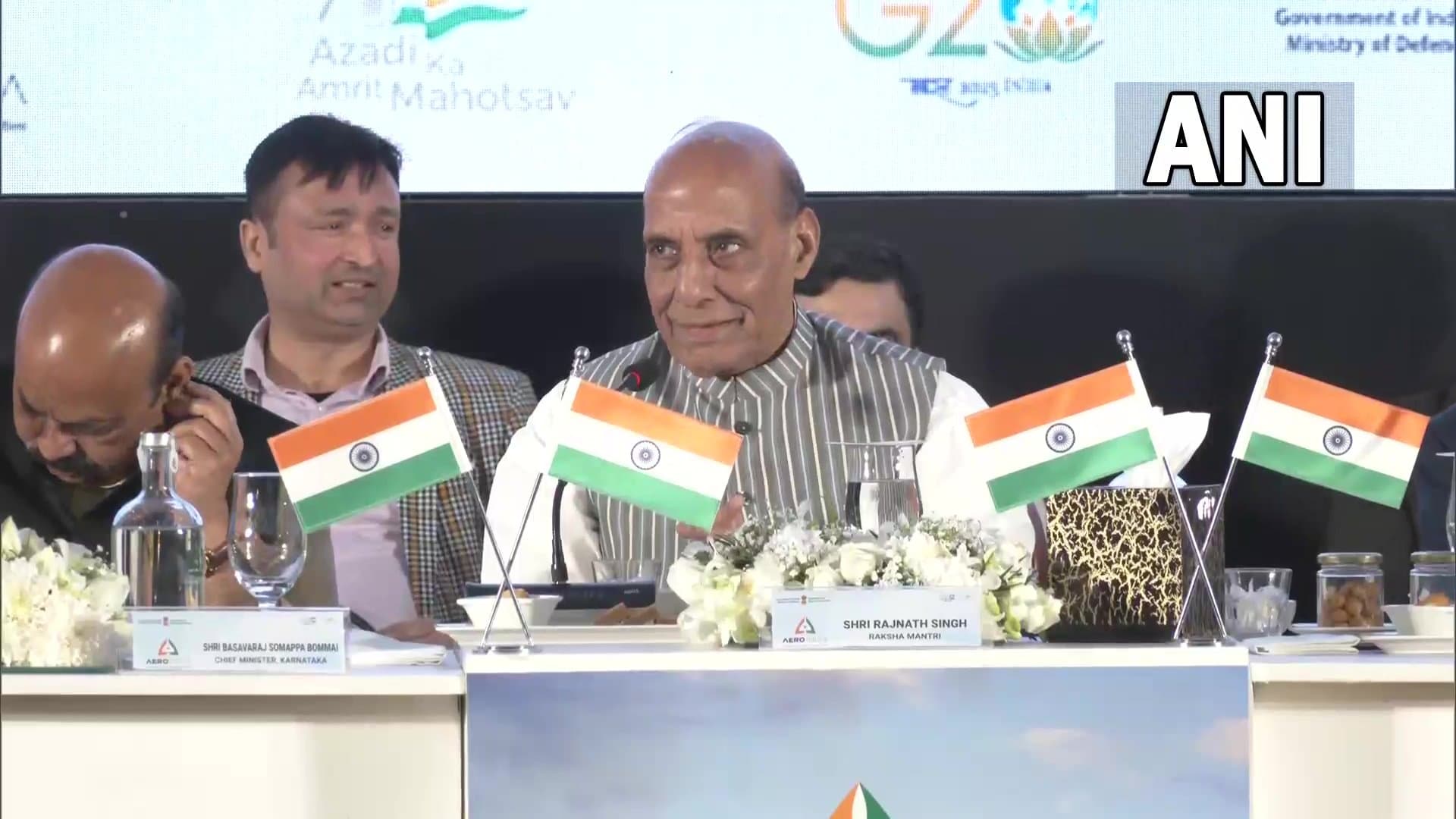 25000 करोड़ रुपये का रक्षा निर्यात हासिल करना लक्ष्य, एयरो इंडिया शो में बोले राजनाथ, आत्मनिर्भर होगा भारत