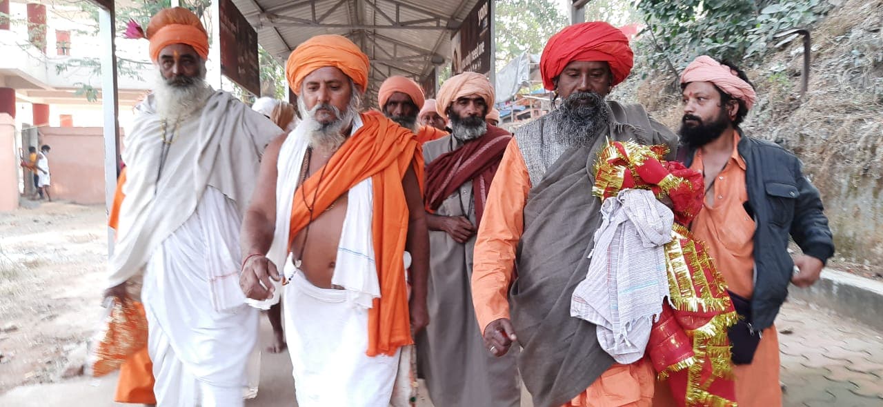 झारखंड के रामगढ़ में भीषण सड़क हादसा, कार पर पलट गयी बस, एक की मौत, 12 घायल