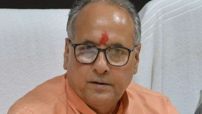 UP Chunav: कैबिनेट मंत्री रामनरेश अग्निहोत्री की प्रतिष्ठा दांव पर, सपा के गढ़ में बचा पाएंगे अपनी सीट?