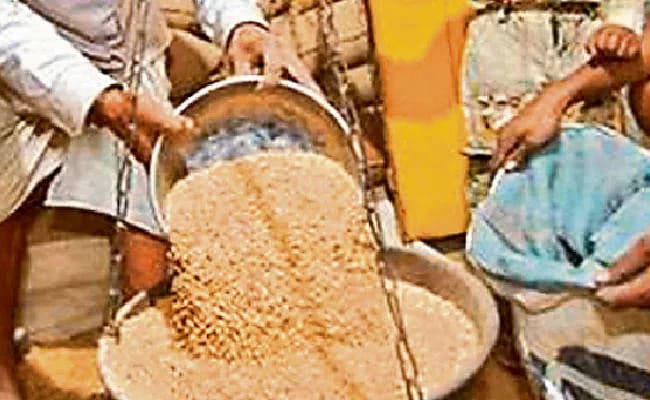 झारखंड : रामगढ़ में सालों से चल रहा अनाज की कटौती का खेल, PDS डीलर हर माह डकार रहे गरीबों का 3000 क्विंटल राशन
