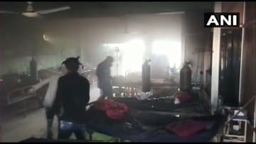Chhattisgarh News : रायपुर के निजी अस्पताल में आग से कोहराम, एक मरीज की जलकर और चार की दम घुटने से मौत