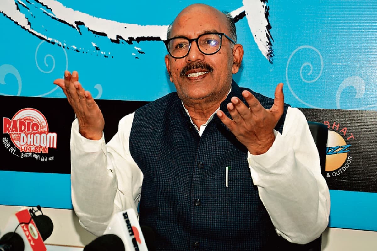 दल-बदल का मामला स्पीकर के पास नहीं रहना चाहिए इसके लिए अलग से अदालत गठित हो : रबींद्रनाथ महतो दल-बदल का मामला स्पीकर के पास नहीं रहना चाहिए इसके लिए अलग से अदालत गठित हो : रबींद्रनाथ महतो