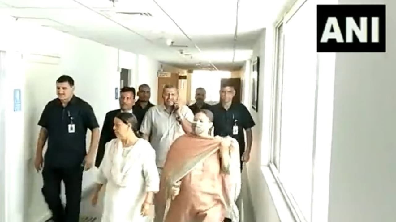 लैंड फॉर जॉब: मीसा हेमा के साथ आज कोर्ट में पेश होगीं राबड़ी देवी, लालू व तेजस्वी से हो चुकी है पूछताछ