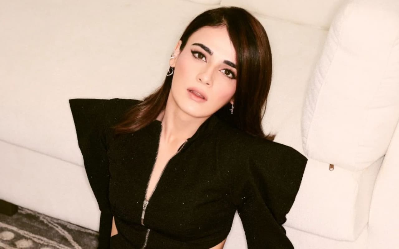 राधिका मदान ने काम के घंटों पर उठाये थे सवाल, जानें अब कितनी बदल गई है टीवी इंडस्ट्री राधिका मदान ने काम के घंटों पर उठाये थे सवाल, जानें अब कितनी बदल गई है टीवी इंडस्ट्री