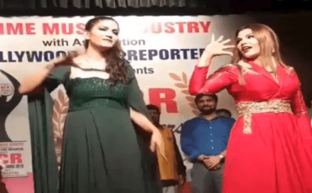 एक ही स्टेज पर सपना चौधरी और राखी सांवत ने किया जबरदस्त डांस, बार-बार देखा जा रहा VIDEO