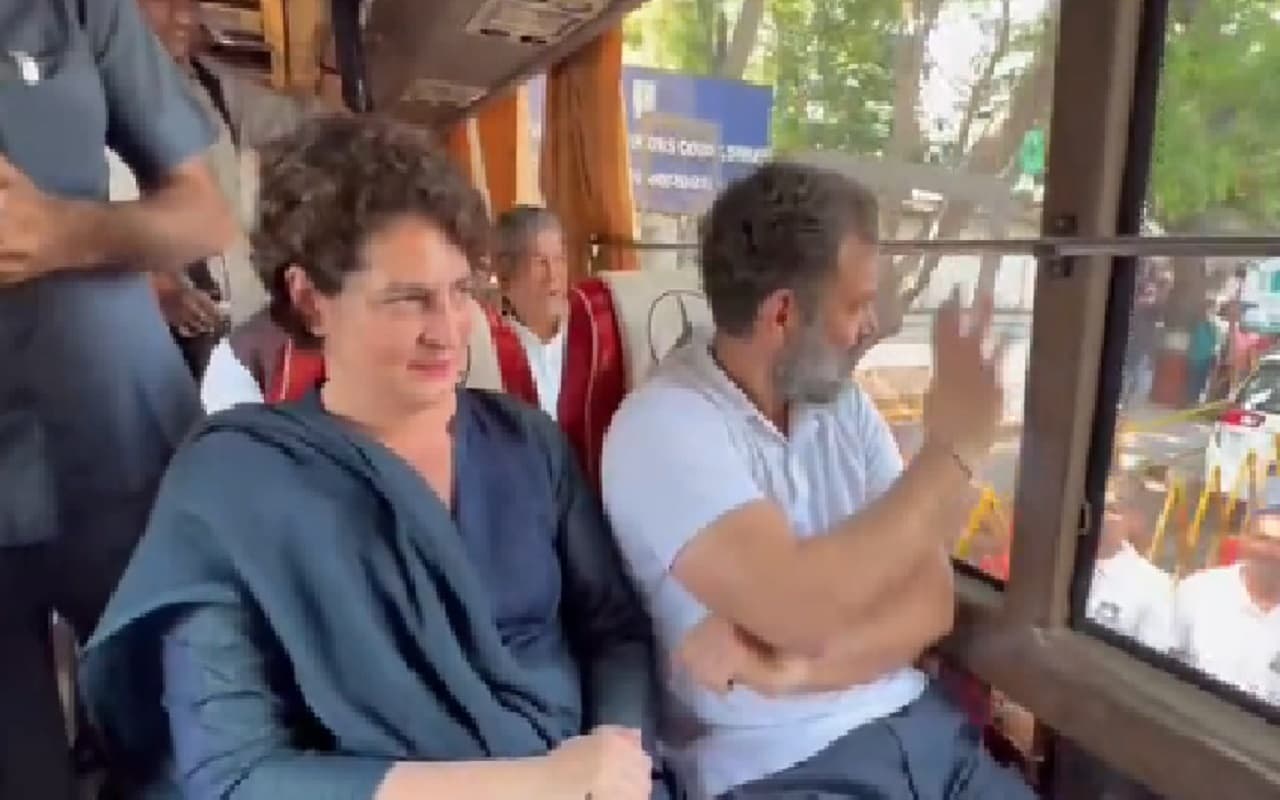 Rahul Gandhi ने लद्दाख की सड़कों पर दौड़ाई KTM 390 Adventure, जानिए इस बाइक की खासियत