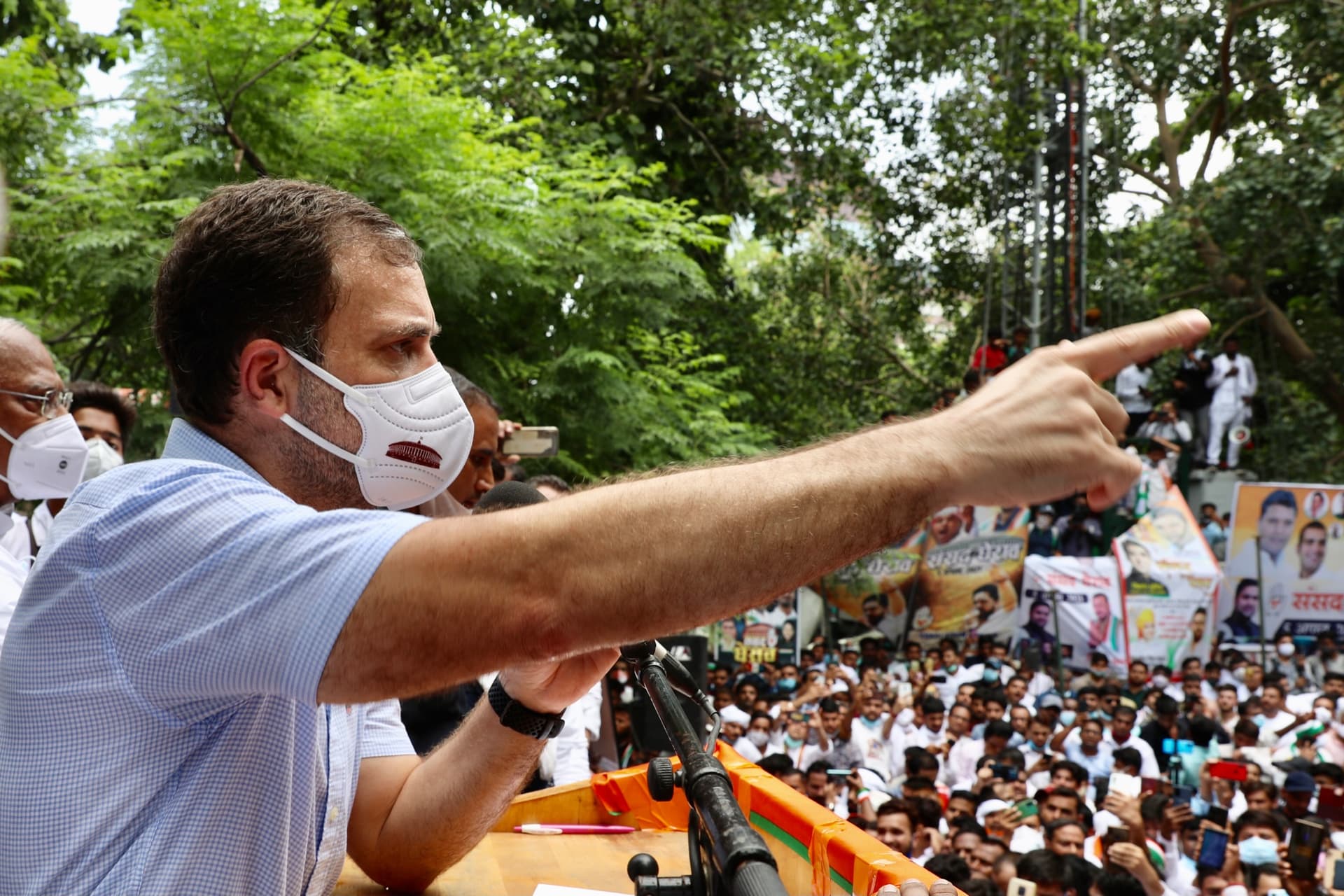 Bharat Jodo Yatra: राहुल गांधी ने सुरक्षा चूक से किया इनकार, कहा- उत्साह में ऐसी घटनाएं हो जाती हैं