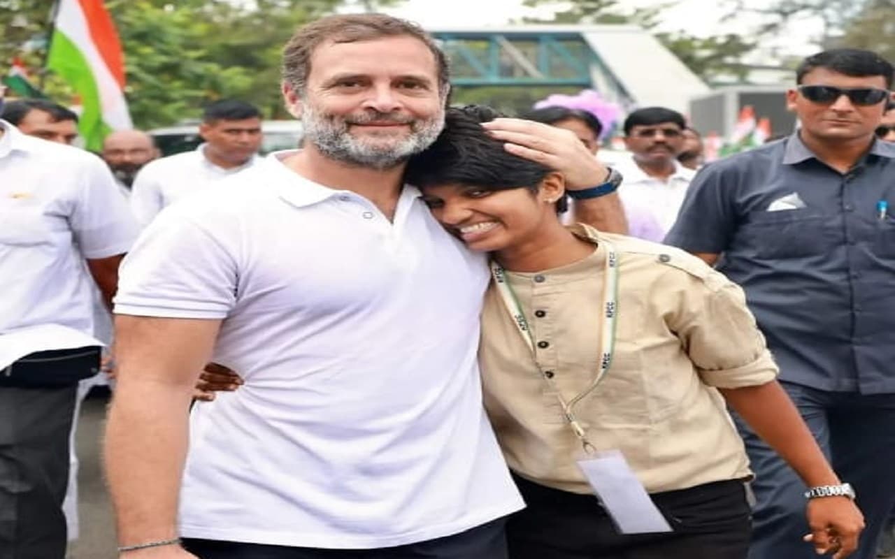 Girl Kissed Rahul Gandhi: सुरक्षाबलों को चकमा देकर बच्ची ने राहुल गांधी को चूमा, देखें वायरल वीडियो