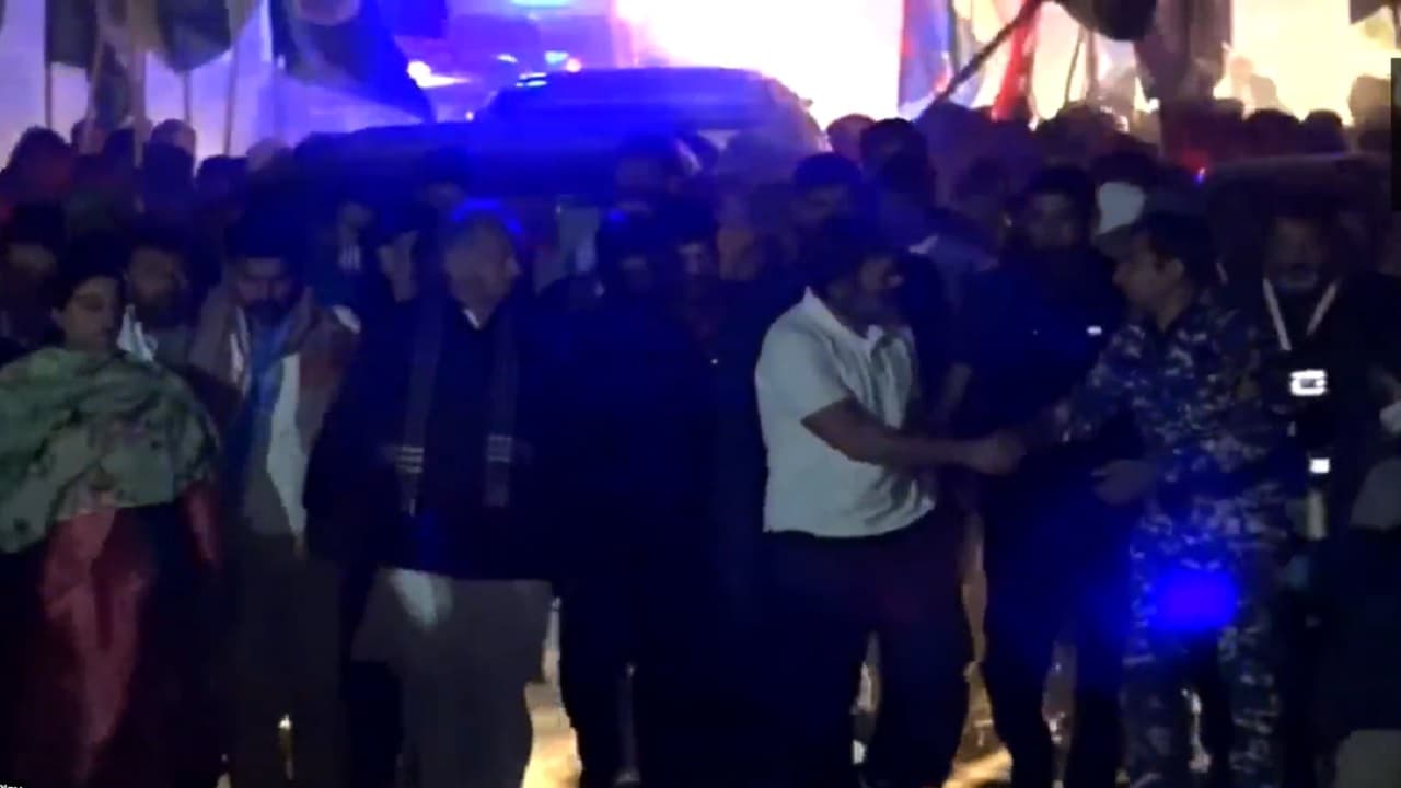 Bharat Jodo Yatra: बांदीकुई से शुरू हुई राहुल गांधी की यात्रा, खरगे संग अलवर में रैली को करेंगे संबोधित