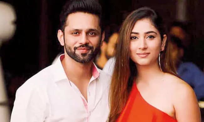 Bigg Boss 14 : वेलेंटाइन डे पर घर में एंट्री करेगी राहुल वैद्य की गर्लफ्रेंड दिशा परमार, लेकिन ट्विस्‍ट ये है...
