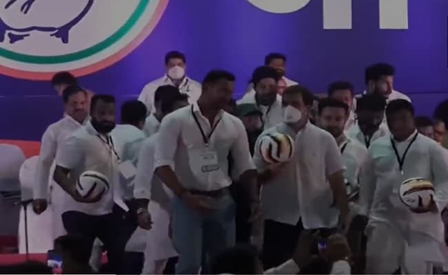 बीजेपी आरएसएस फेक हिंदू, सिर्फ अपने फायदे के लिए धर्म की दलाली करते हैं- राहुल गांधी