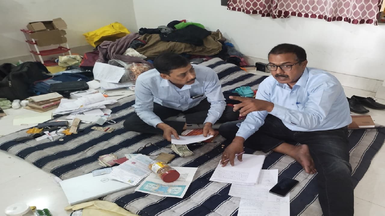 बिहार में रेड: इंफोर्समेंट सब-इंस्पेक्टर ने आय से अधिक 1.35 करोड़ रुपये की संपत्ति बनायी, जानें काली कमाई..