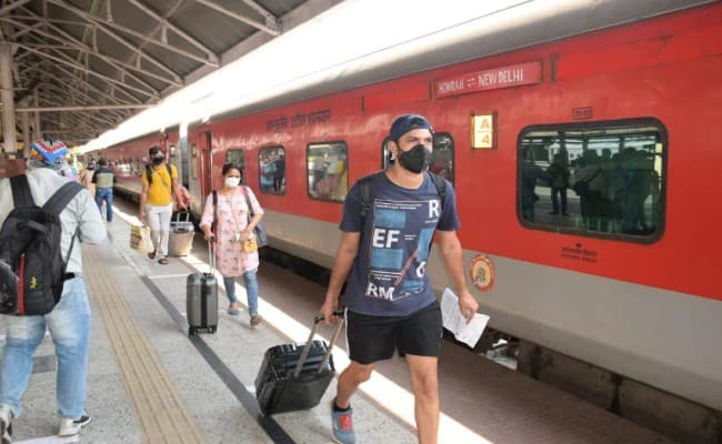 एक जून से शुरू होने वाली ट्रेनों में टिकट जांच करने वाले कर्मचारियों के लिये दिशा निर्देश जारी